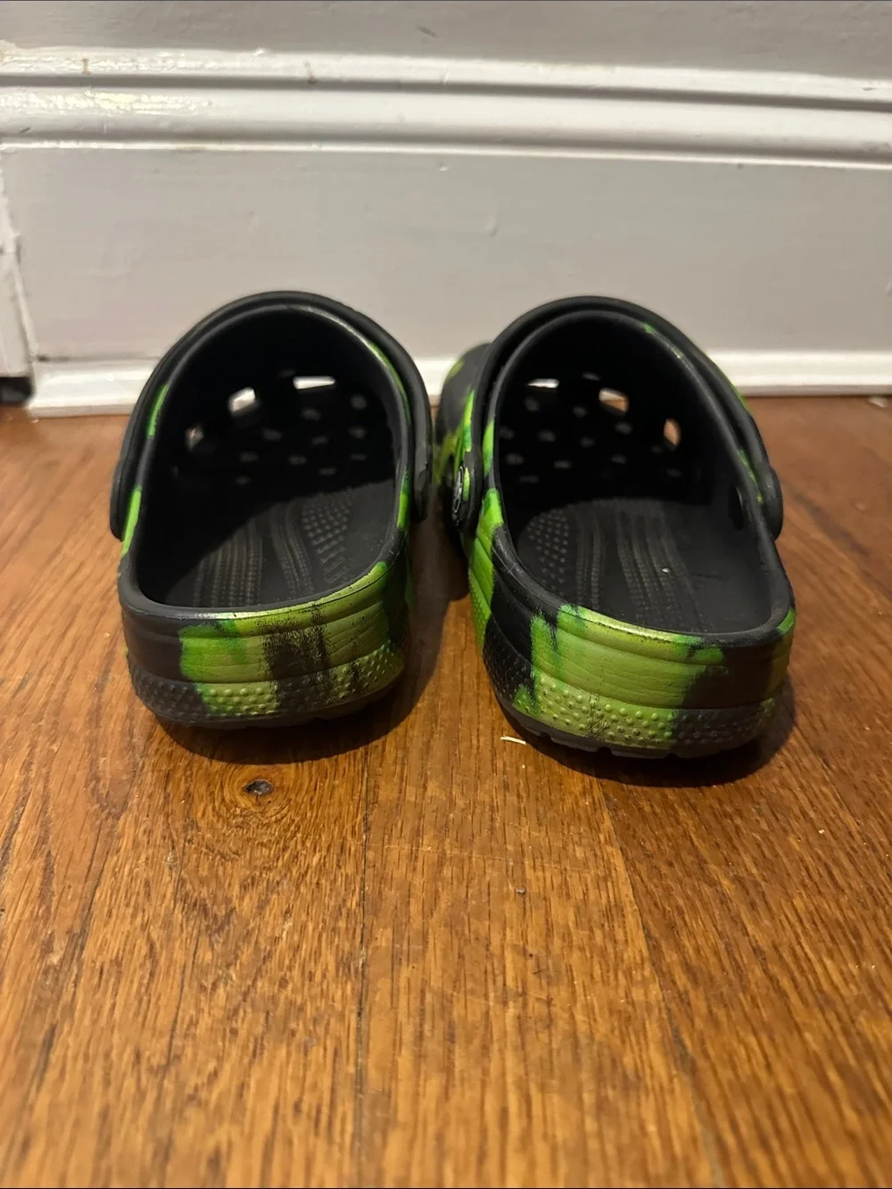 CROCS Kids Black & Neon Green Tie-Dye Clogs